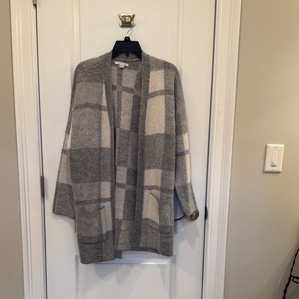 American Eagle Outfitters Plaid Cardigan in Gray and Cream